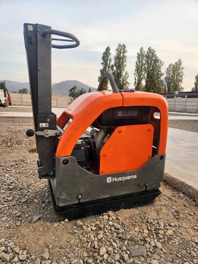 PLACA COMPACTADORA REVERSIBLE HUSQVARNA LG504 AÑO 2024